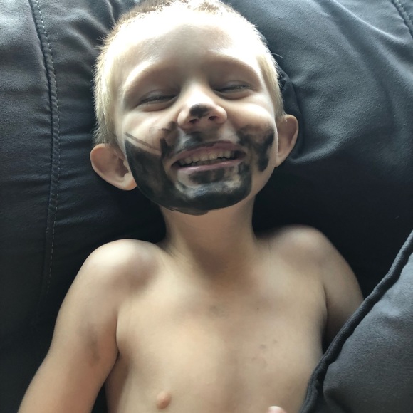 Meet your Posher, Stacy - Picture 5 of 7